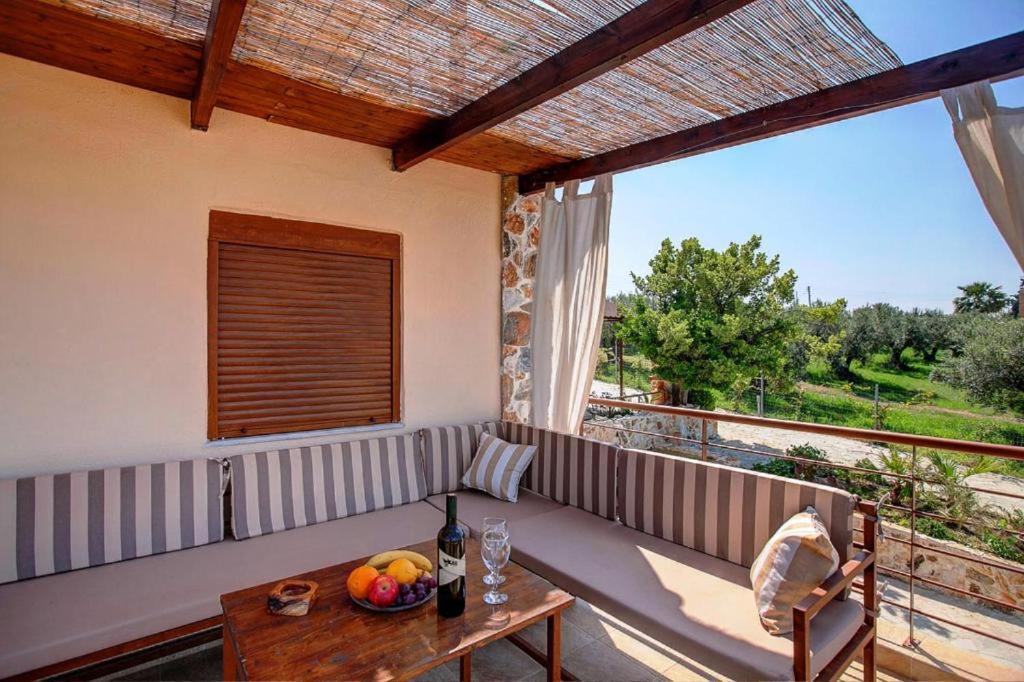 Villa Laskari Sea View Неа Мудания Екстериор снимка